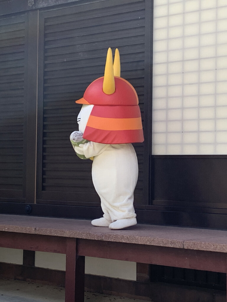 あちらにもお茶をどうぞ
