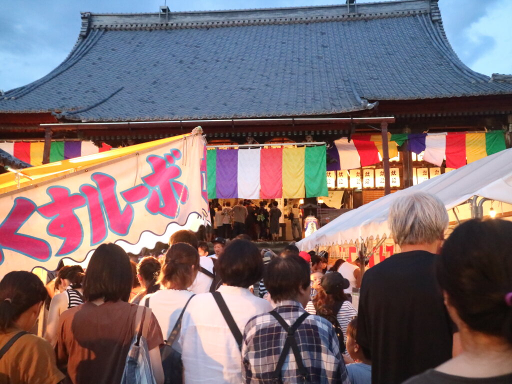 立ち並ぶ屋台